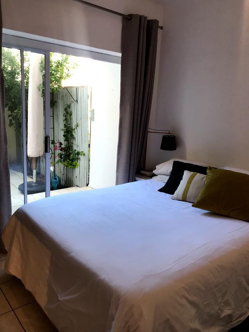 To Let 2 Bedroom Property for Rent in Sea Point Western Cape